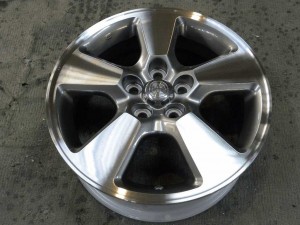 トヨタ純正アルミホイールレストア(ダイヤモンドカット加工)