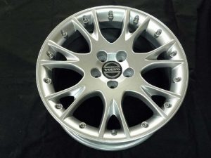 VOLVO GENUINE WHEEL RESTORER pict-4-2.after
