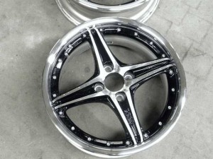 17インチアルミホイール修理 after