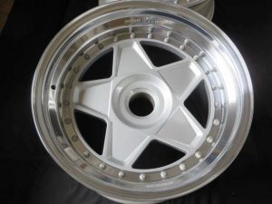 FERRARI F40 pict-7-after(Rﾘﾑﾎﾟﾘｯｼｭｸﾘﾔｰ仕上・ﾃﾞｨｽｸｼﾙﾊﾞｰ塗装)