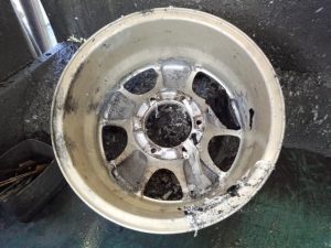 4WD用ｱﾙﾐｻﾋﾞ修理 pict-2-全剥離(02)