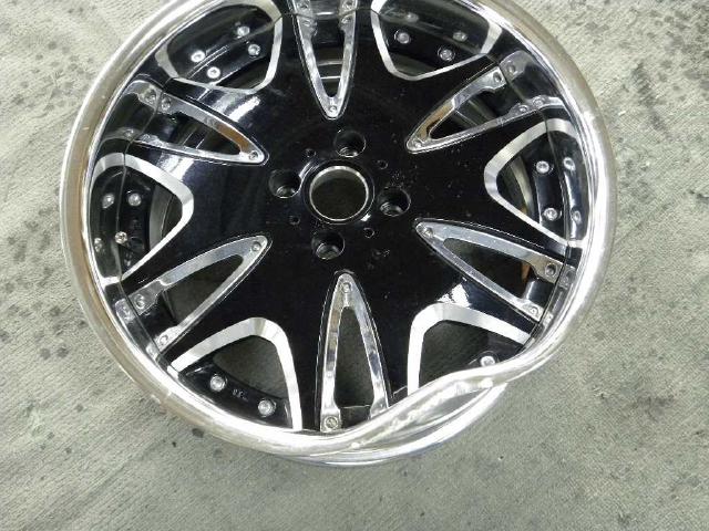 クラブリネアL566 リム曲り修正 – ボデーショップオキ