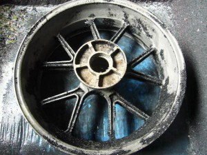 pict-3-塗装全剥離(マグ専用剥離剤使用)