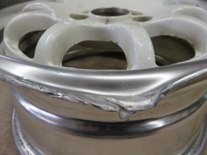 リム曲りカケ修理1-before02