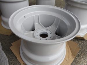 フェラーリ512BBレストア4-化成処理→プライマー→粉体塗装01