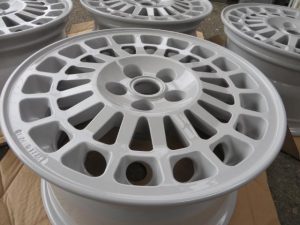 ランチアデルタ純正レストア 3-粉体塗装02