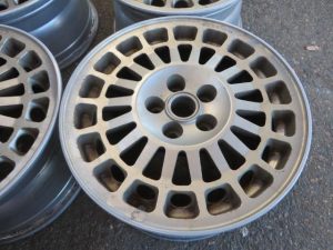 ランチアデルタ純正レストア 1-before01(キズ・サビ)